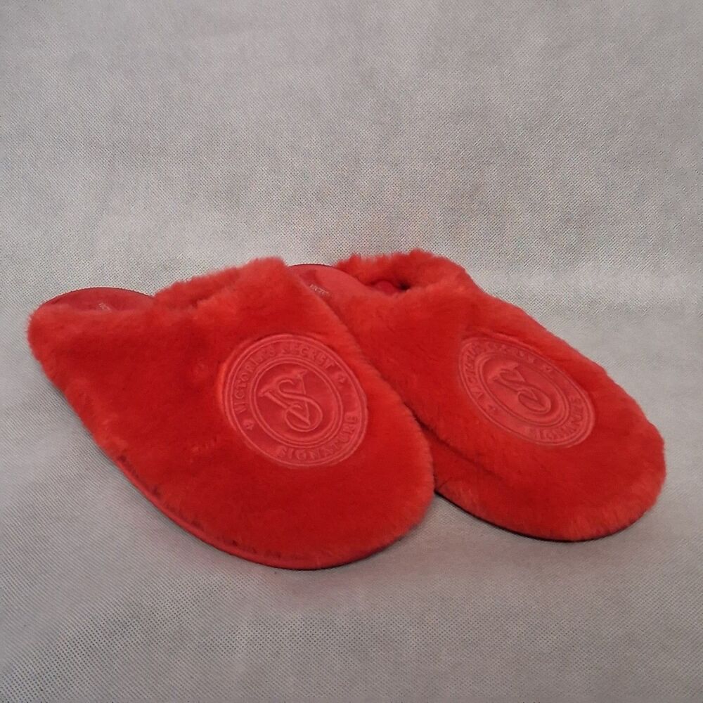Victoria's Secret Slippers Women's Medium 7/8 Red Plush Signature